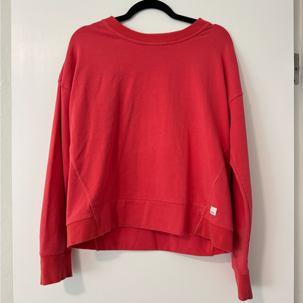 Vuori woman’s long sleeve halo crew neck